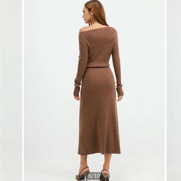 Commense Brown Off-Shoulder Sweater - Picture 4 of 7